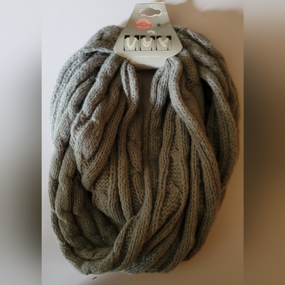 Scarf - Picture 3 of 4